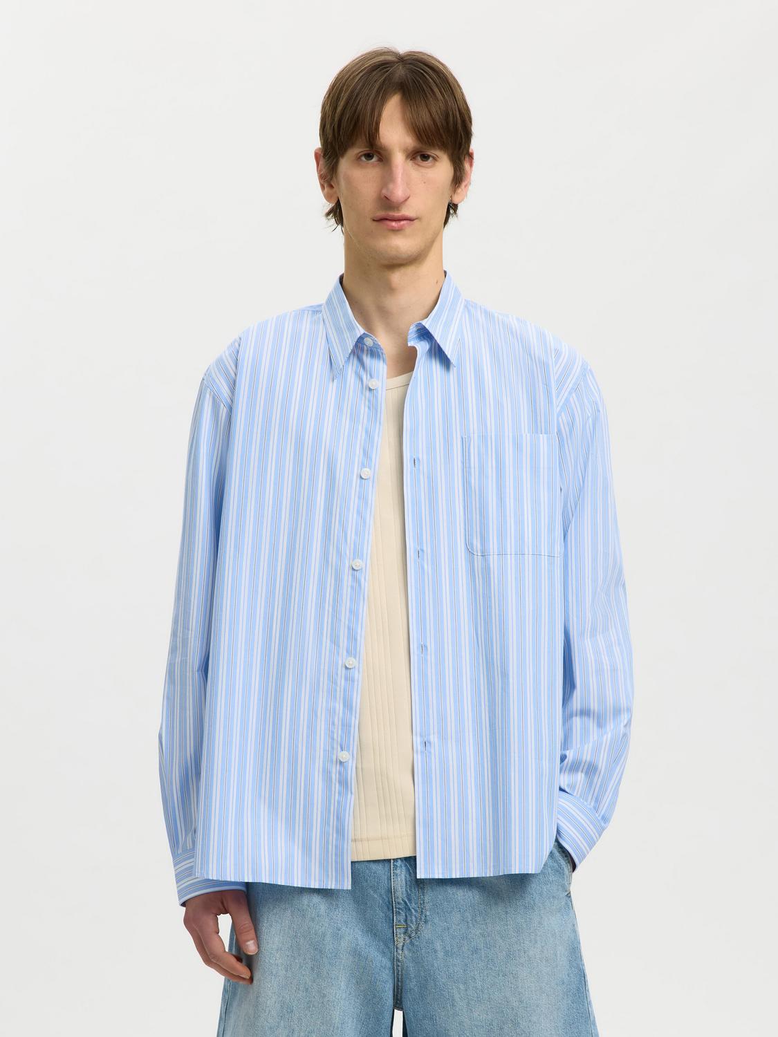 model_shot-front
